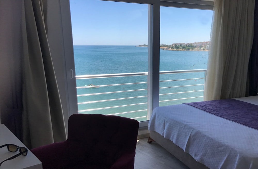 Standard Triple Room, Smoking, Sea View photo 3