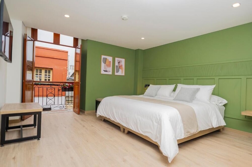 Deluxe Double Room, Balcony, City View photo 3