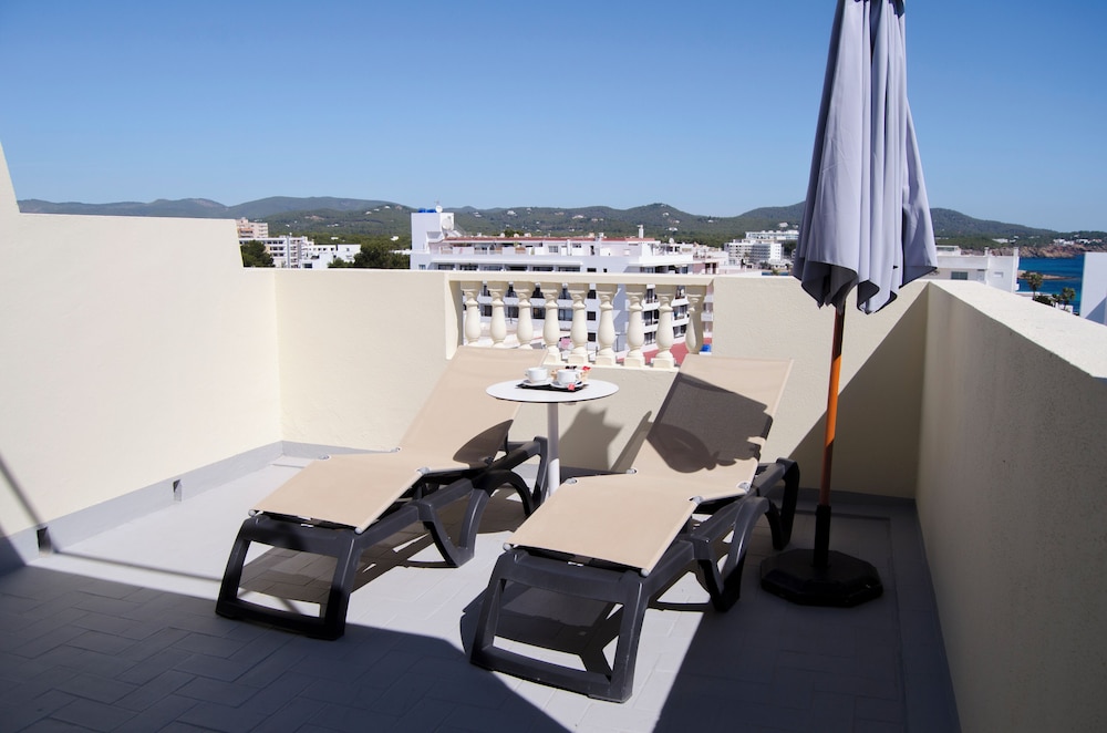 Double Room, 2 Twin Beds, Terrace photo 2