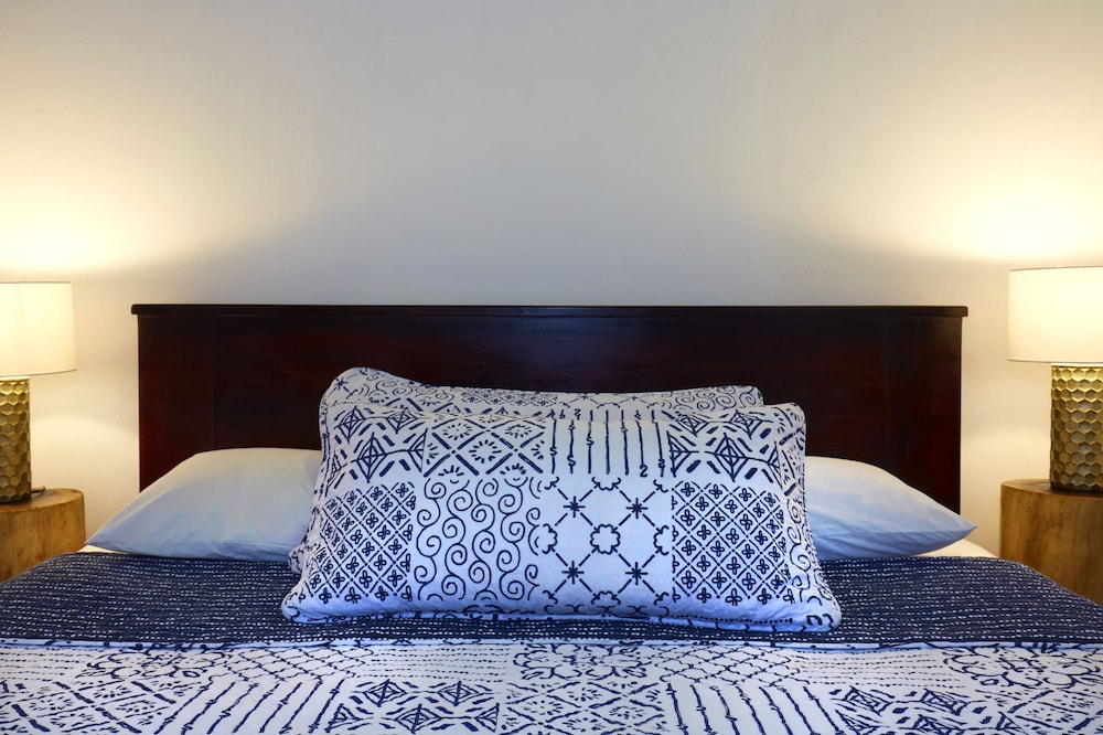 Superior Double Room, 1 King Bed, Private Bathroom photo 2