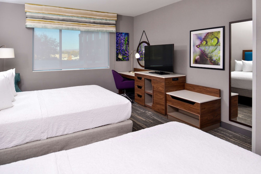 Suite, 2 Queen Beds, Non Smoking, Kitchen - Photo 2