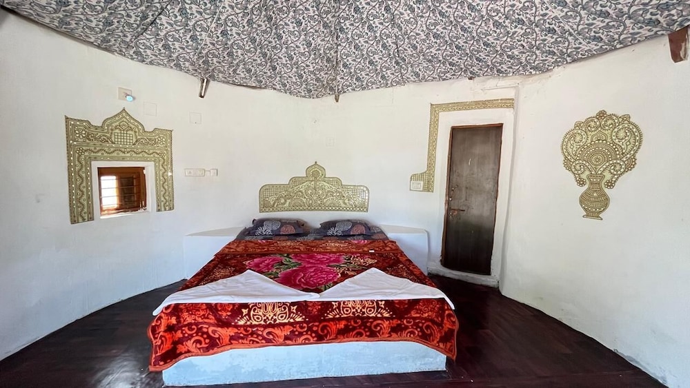 Basic Double Room photo 2