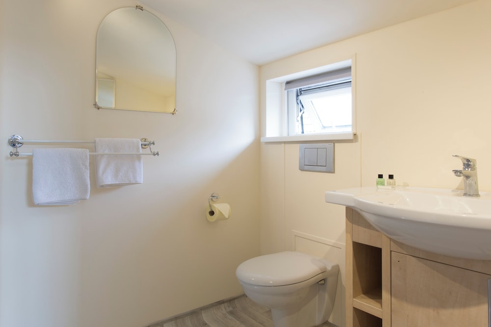 Executive Double or Twin Room, Multiple Beds photo 3