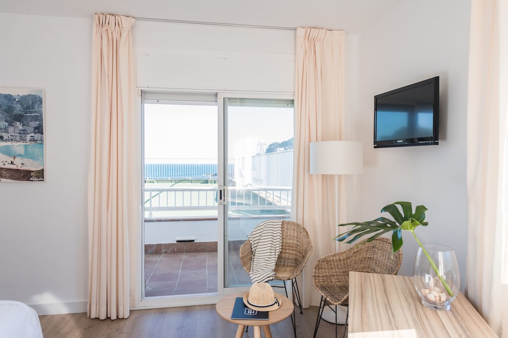 Double Room, Partial Sea View - Photo 3