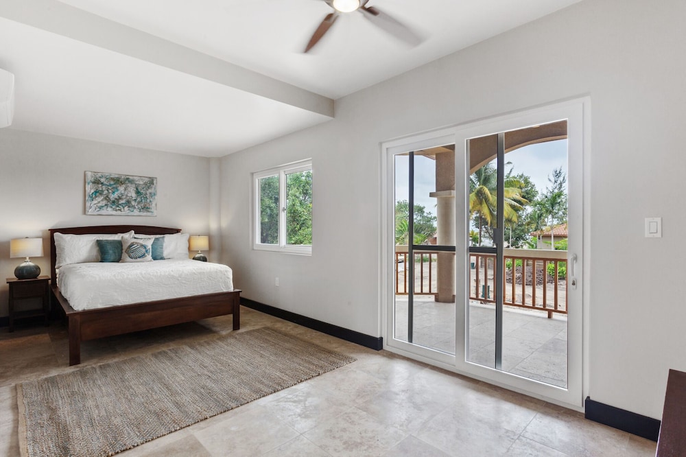 Sea Horse Luxury Villa, 4 Bedrooms, Ocean View photo 2