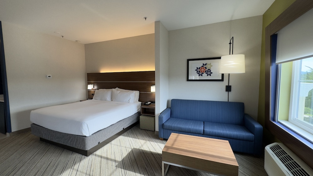 Suite, 1 King Bed (High Floor) - Photo 5