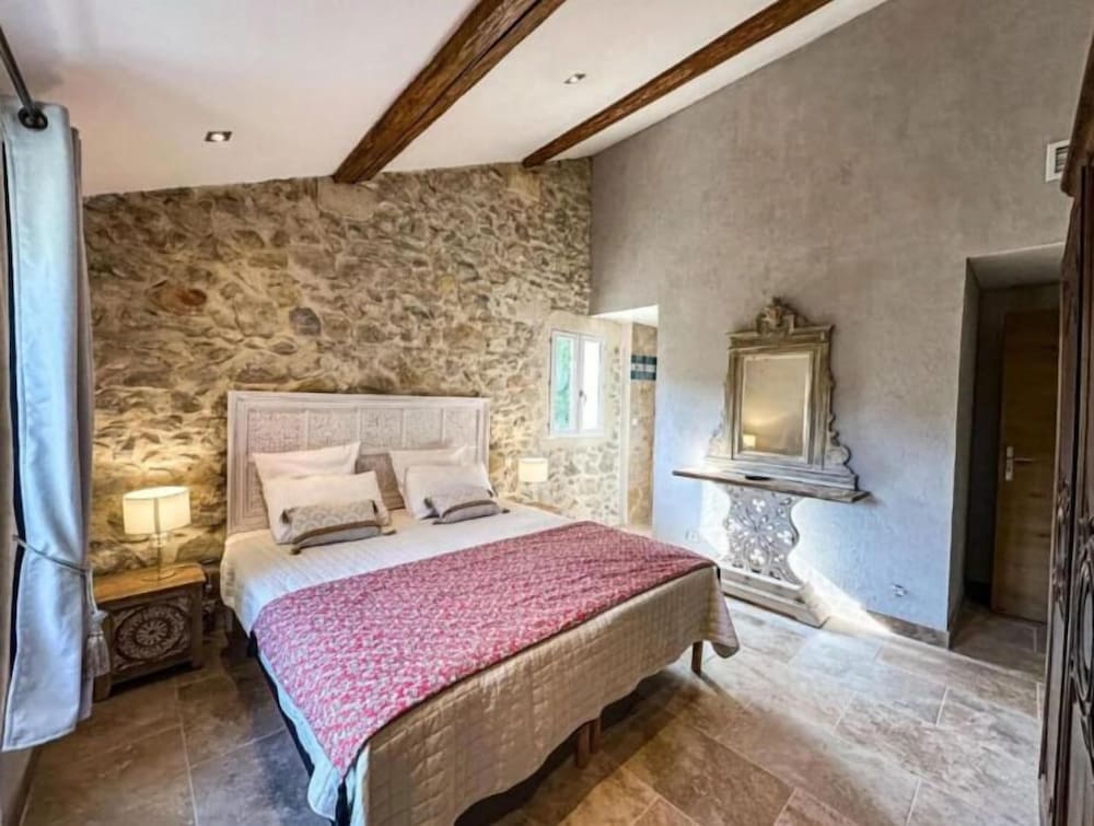 Basic Room, Garden View