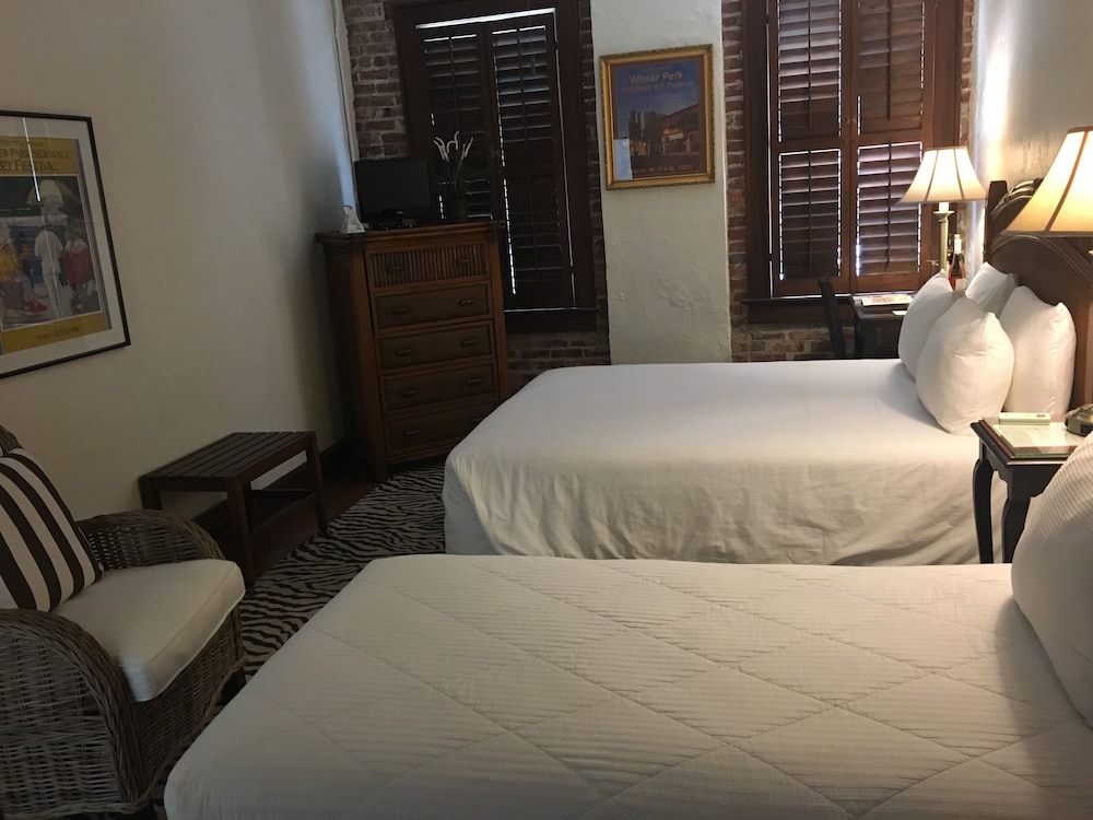Deluxe Room, 1 Queen and 1 Single photo 1