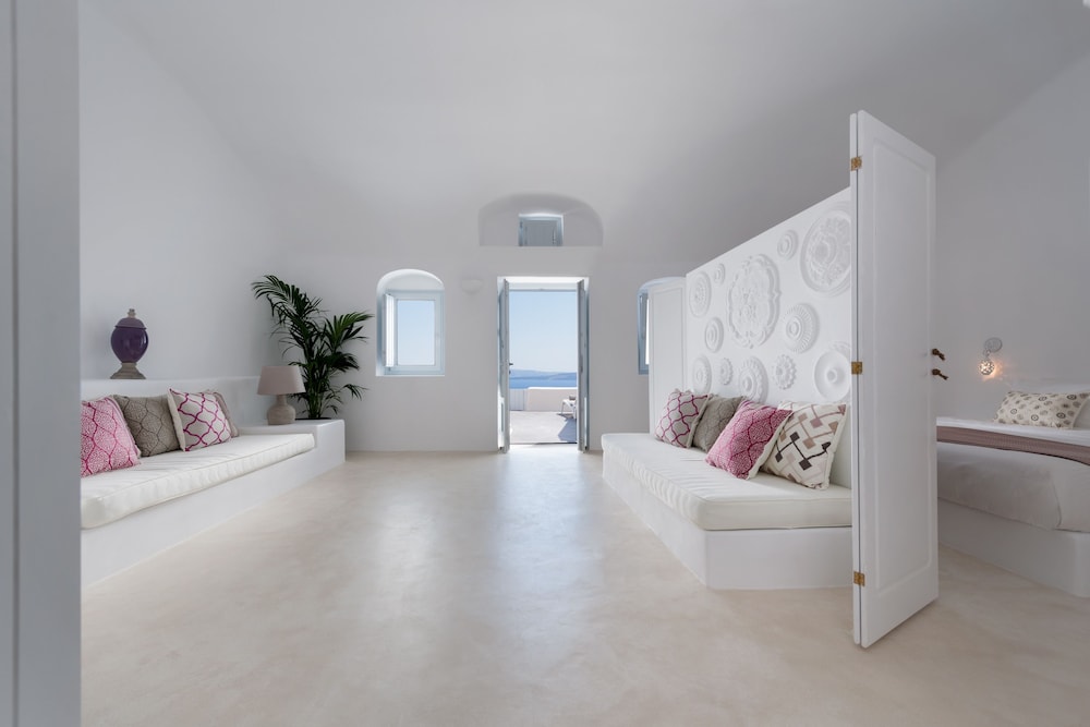 Villa, Hot Tub (caldera view) photo 1