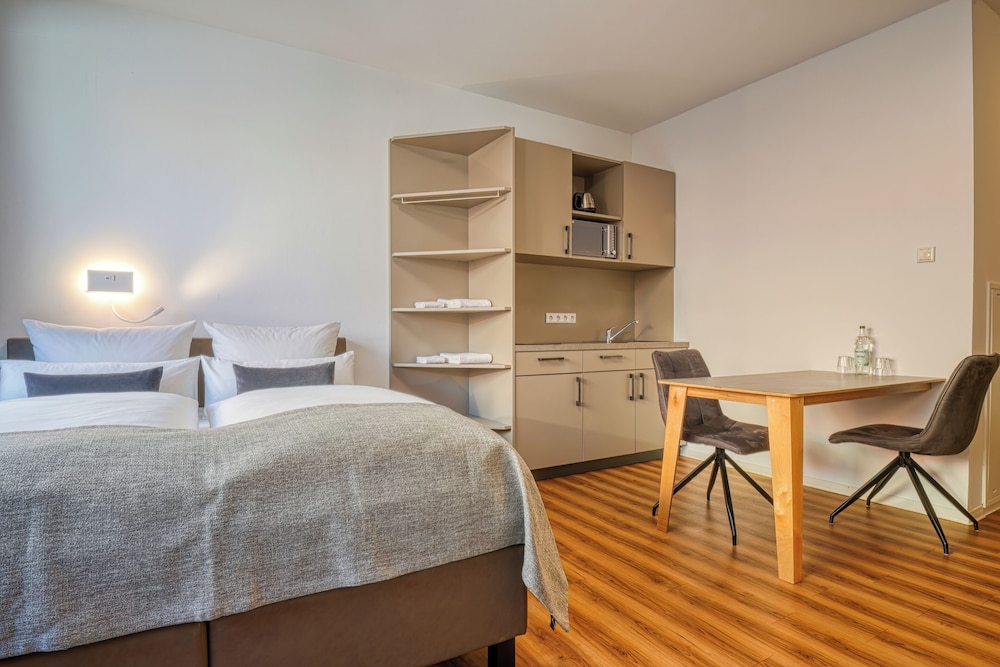 Double Room, Roll-in Shower, Kitchenette