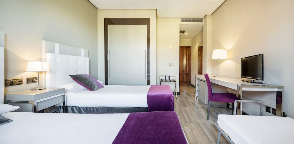 Triple Room, 2 adults and 1 child - Photo 2