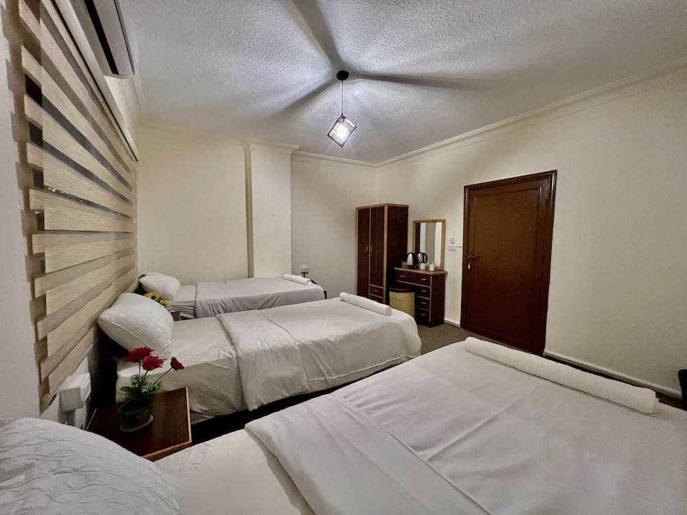Standard Triple Room - Photo 1