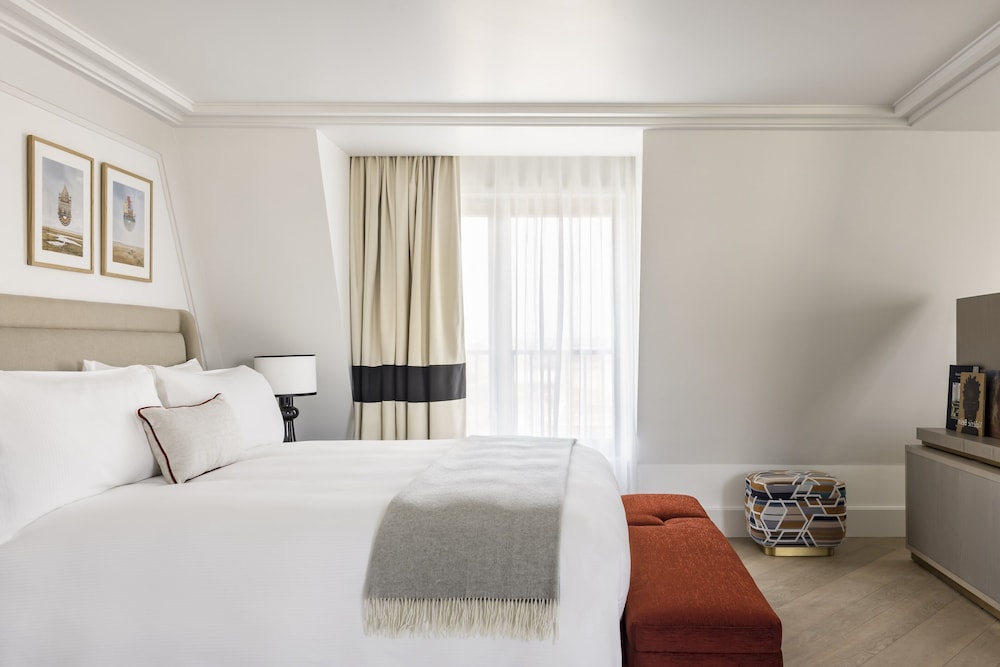 Room, 2 Twin Beds (Essential)