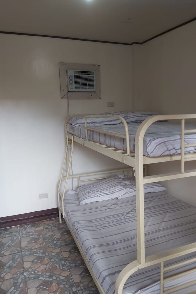 Shared Dormitory, Mixed Dorm