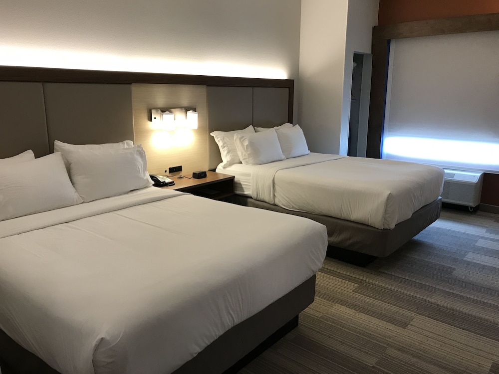 Suite, 1 Double Bed, Accessible (Mobility) photo 2