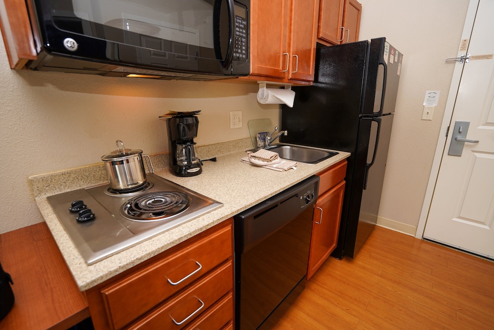 Suite, 1 Bedroom - Photo 2