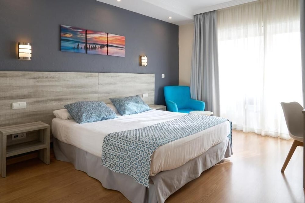 Comfort Double Or Twin Room thumbnail 5