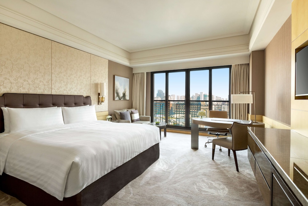 Premier King Room