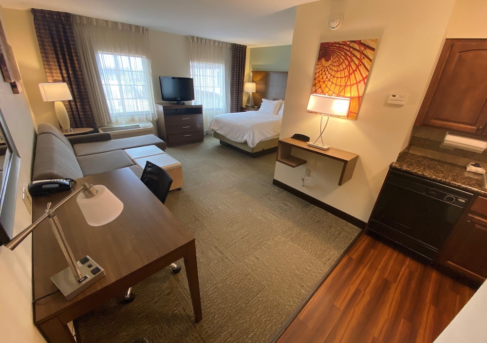 Studio Suite, 1 Queen Bed, Kitchen, River View - Photo 5