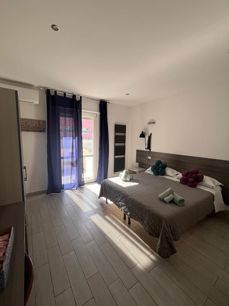 Standard Room, 1 Double Bed photo 3