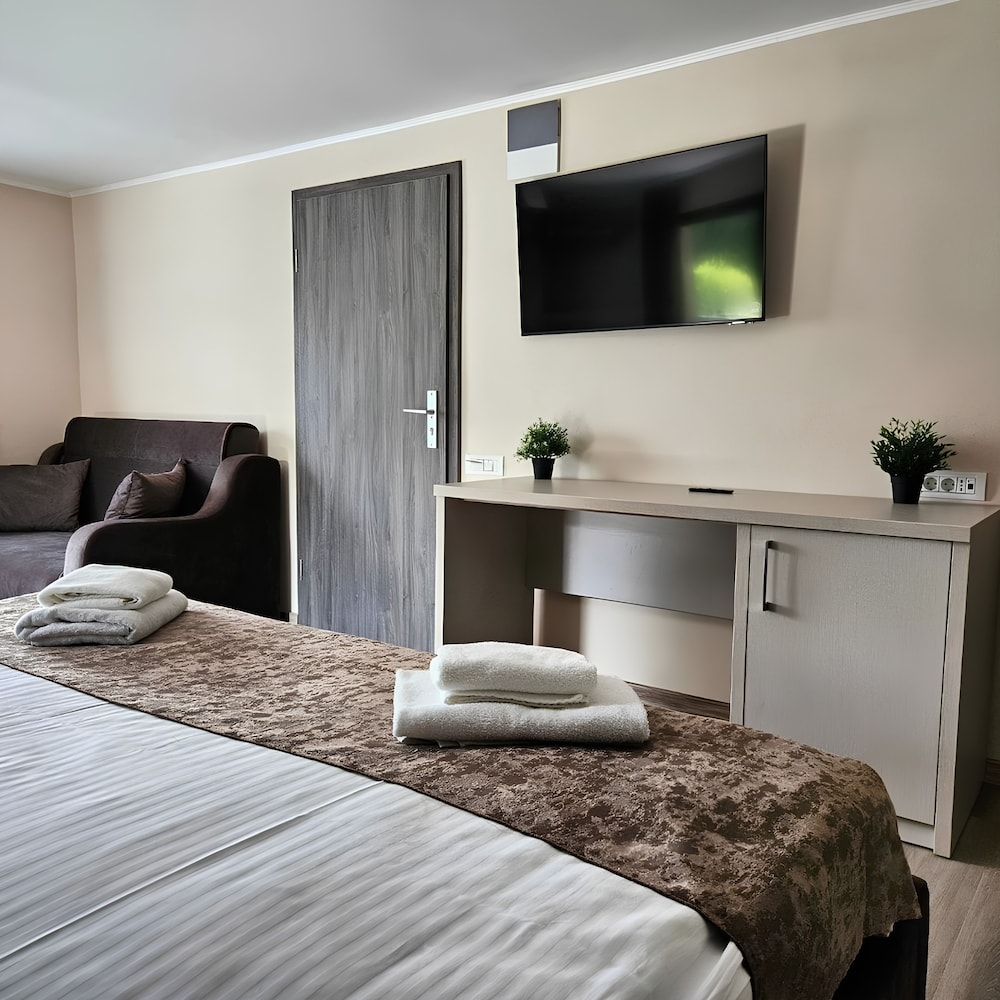 Room 4 photo 2