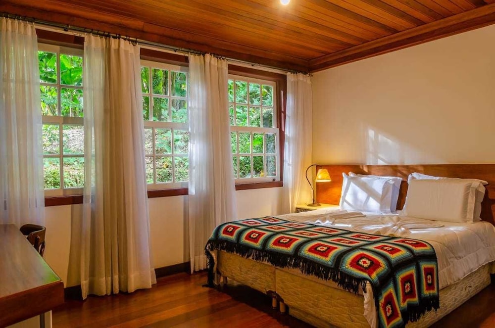 Deluxe Double or Twin Room photo 1