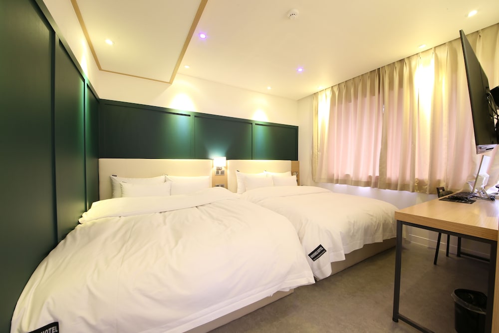 Deluxe Suite (Family)