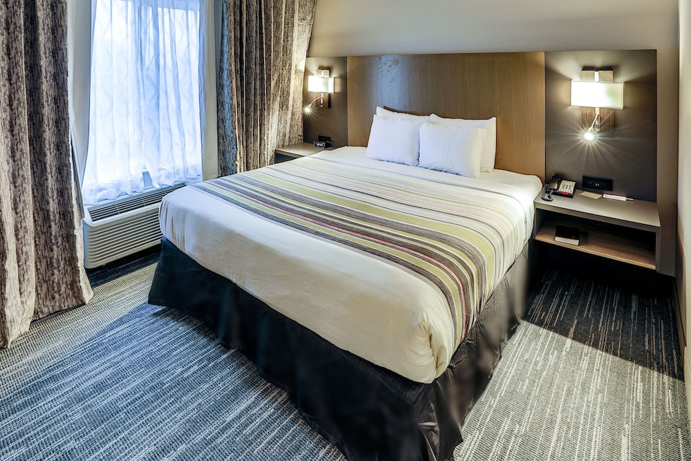 Studio Suite, 1 King Bed, Non Smoking - Photo 3