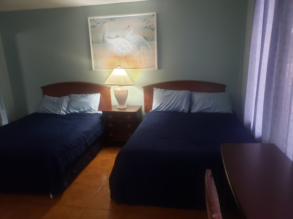 Comfort Double Room, 2 Queen Beds, Pool View photo 2