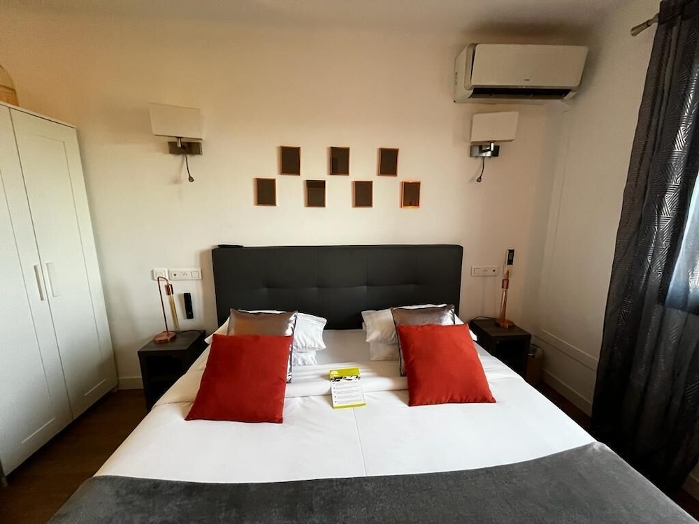 Standard Double Room - Photo 5