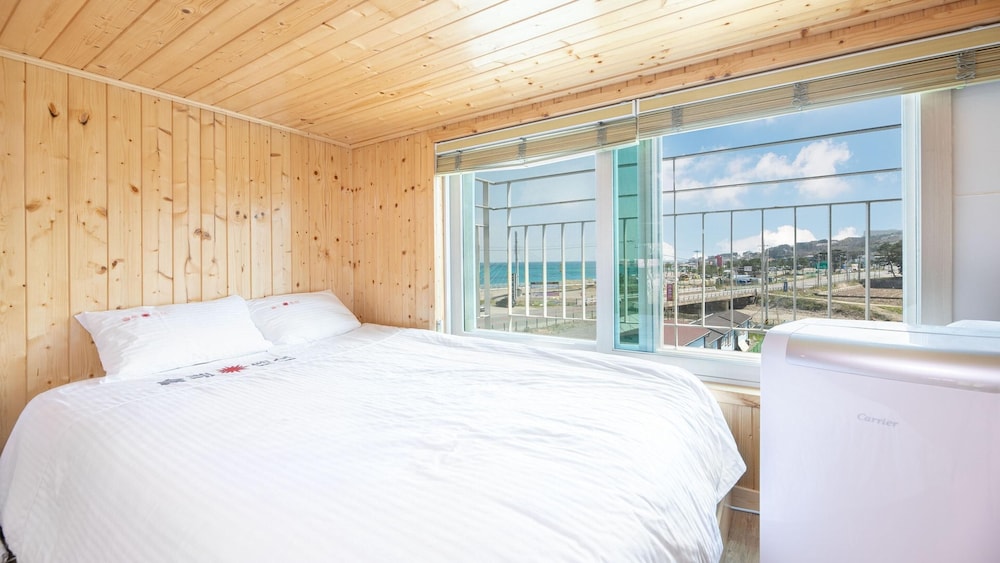 Basic Room, 1 Bedroom (Sun 303 (All-Season BBQ, 2 Beds)) - Photo 5