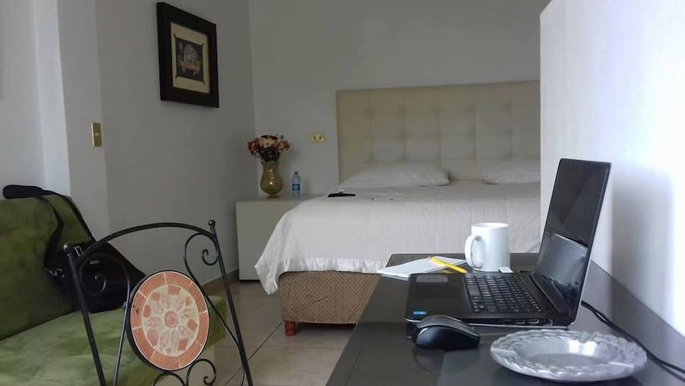 Classic Studio, 5 Bedrooms photo 2