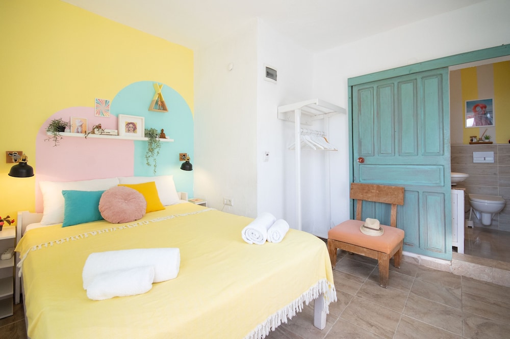 No 5 Concept Room with Sea View and Balcony - Photo 1