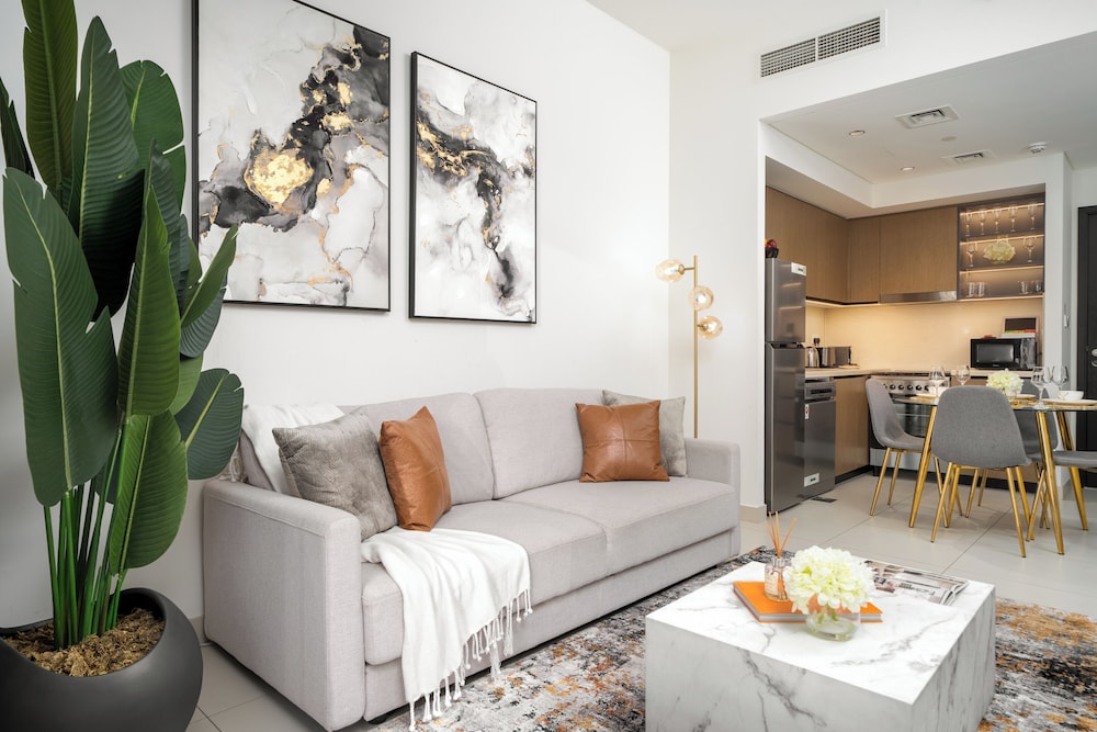 Luxury Apartment, 1 Bedroom, Balcony, City View photo 2