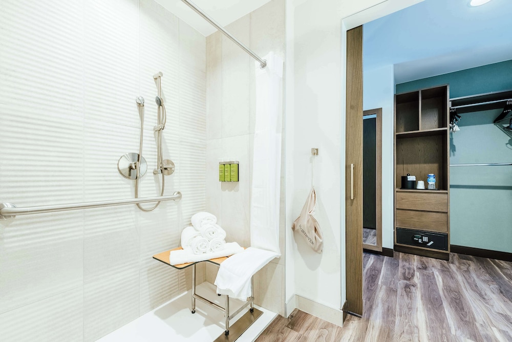 Premium Queen Room with Two Queen Beds