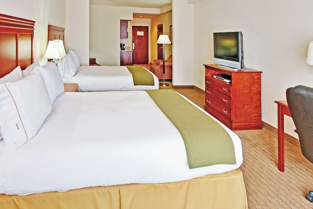 Suite, 2 Queen Beds (Mobility) - Photo 2