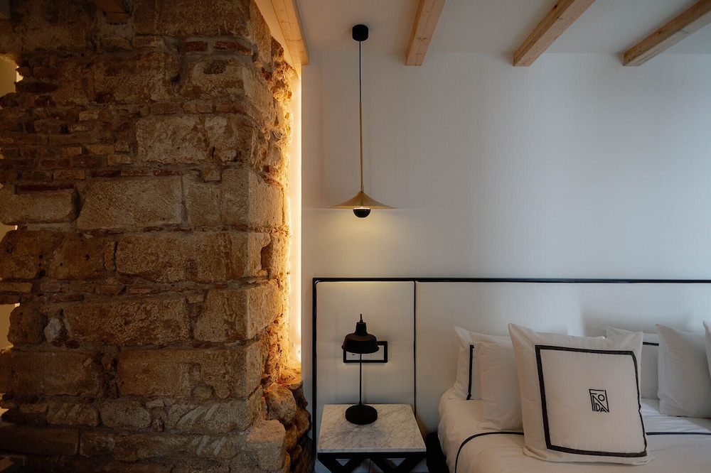 Classic Double Room, Courtyard View - Photo 3