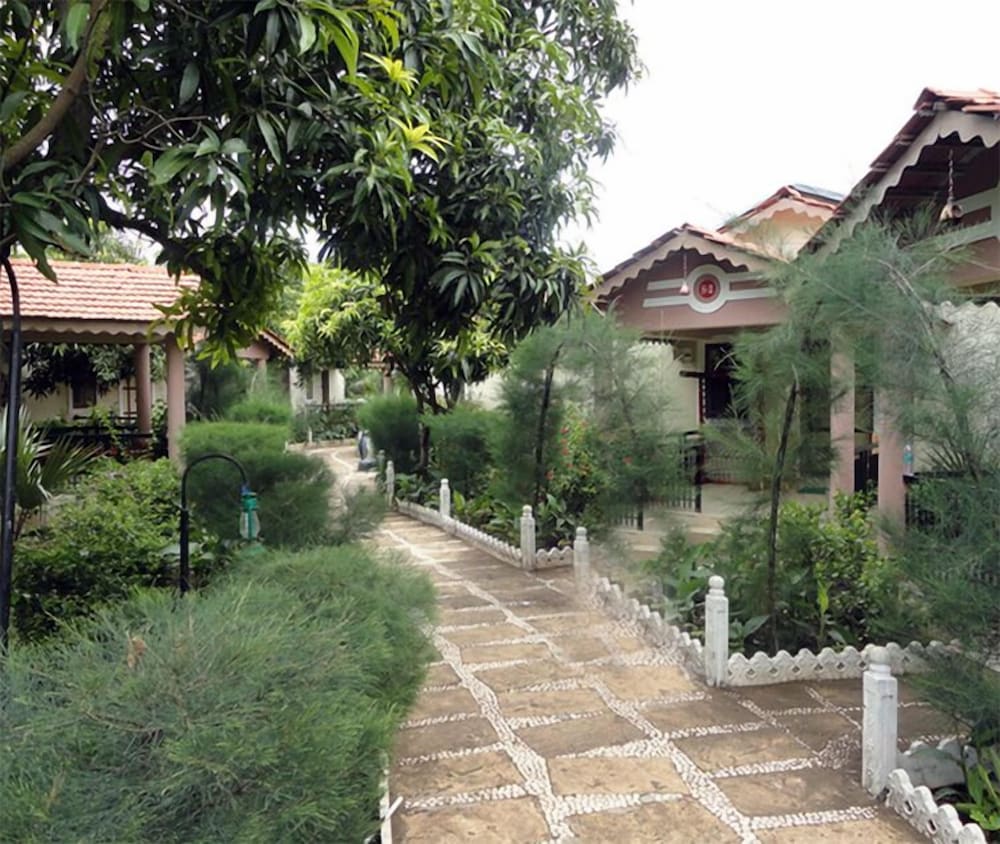 Superior Cottage