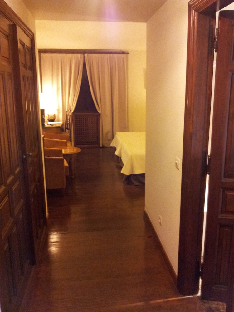 Standard Twin Room (3 Adults) photo 2