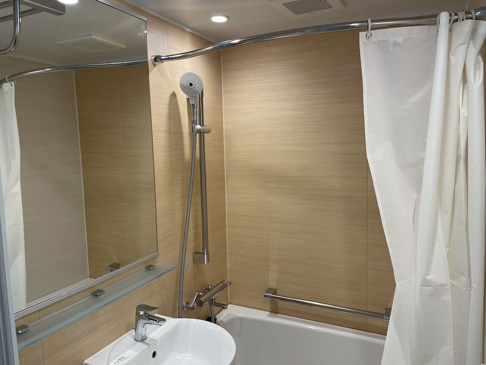 Twin Room, Non Smoking - Photo 4