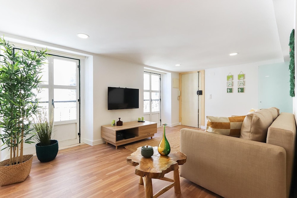 Apartment, 2 Bedrooms, 2 Bathrooms photo 1