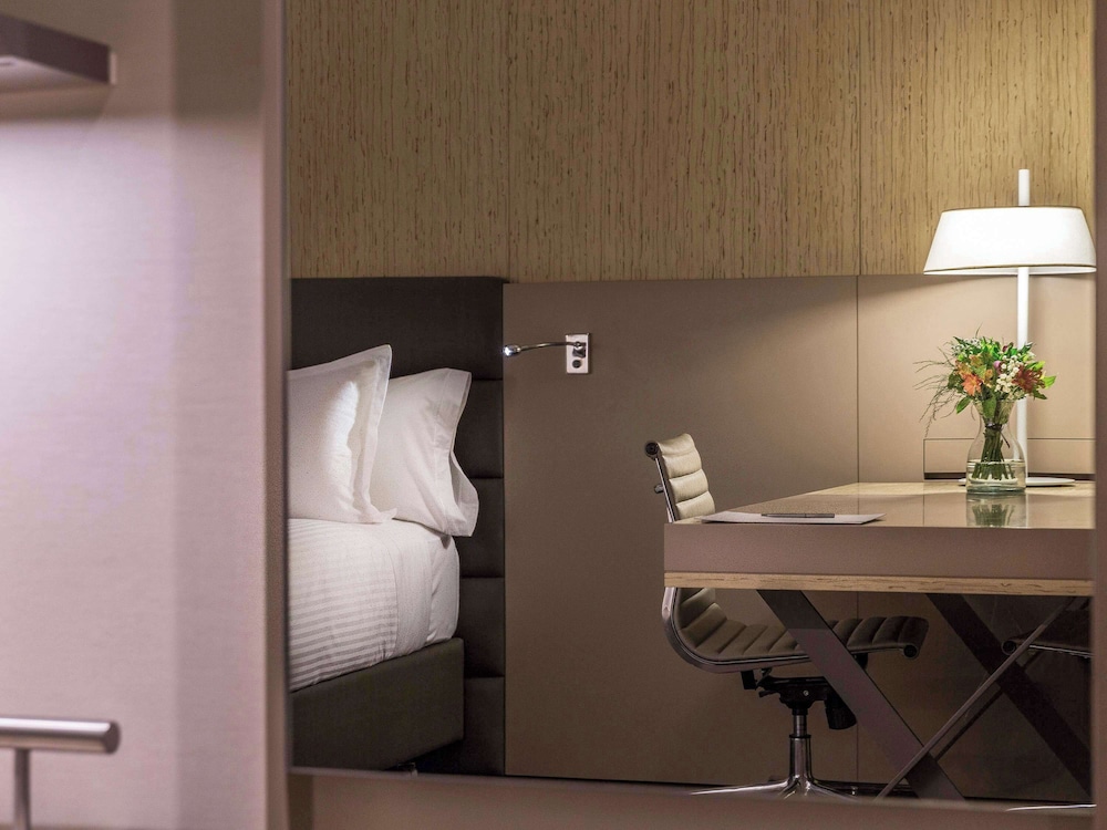 Executive Room, 1 King Bed with Sofa bed, Balcony