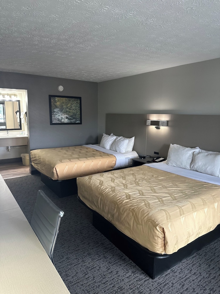 Suite, 2 Queen Beds, Non Smoking photo 2