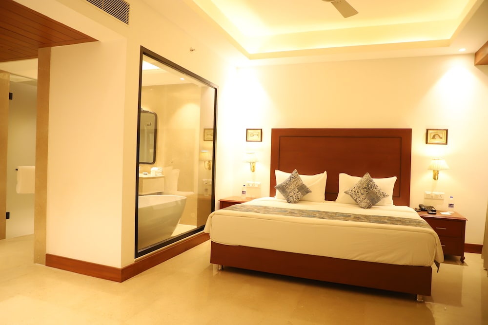 Luxury Suite photo 2