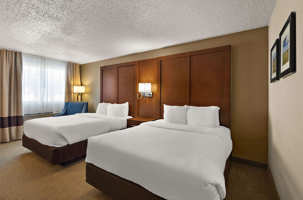 Suite, Multiple Beds, Non Smoking (Upgrade) - Photo 3