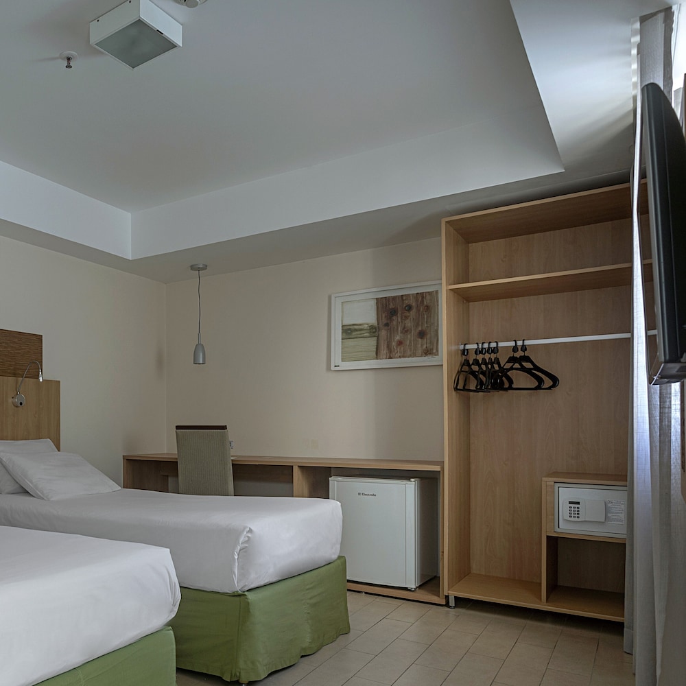 Standard Room, 2 Twin Beds, Accessible photo 3