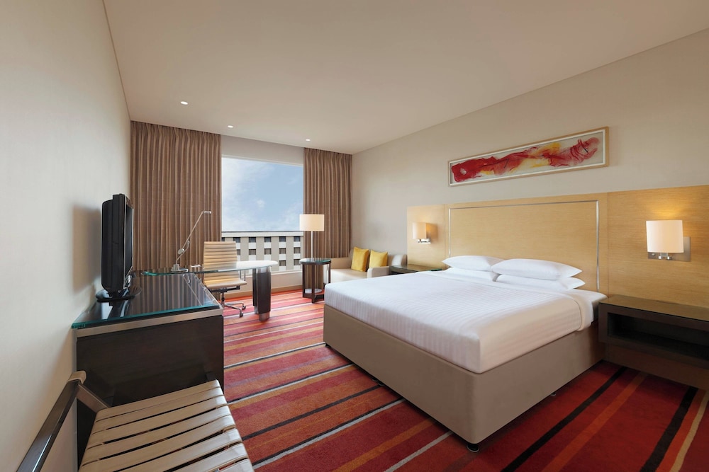 Room, 1 King Bed photo 3