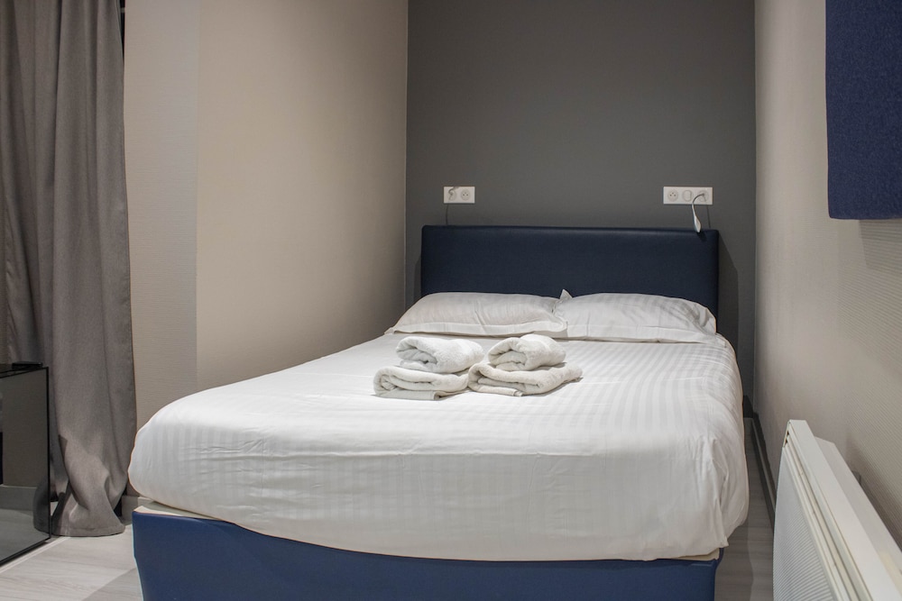 Standard Room - Photo 12