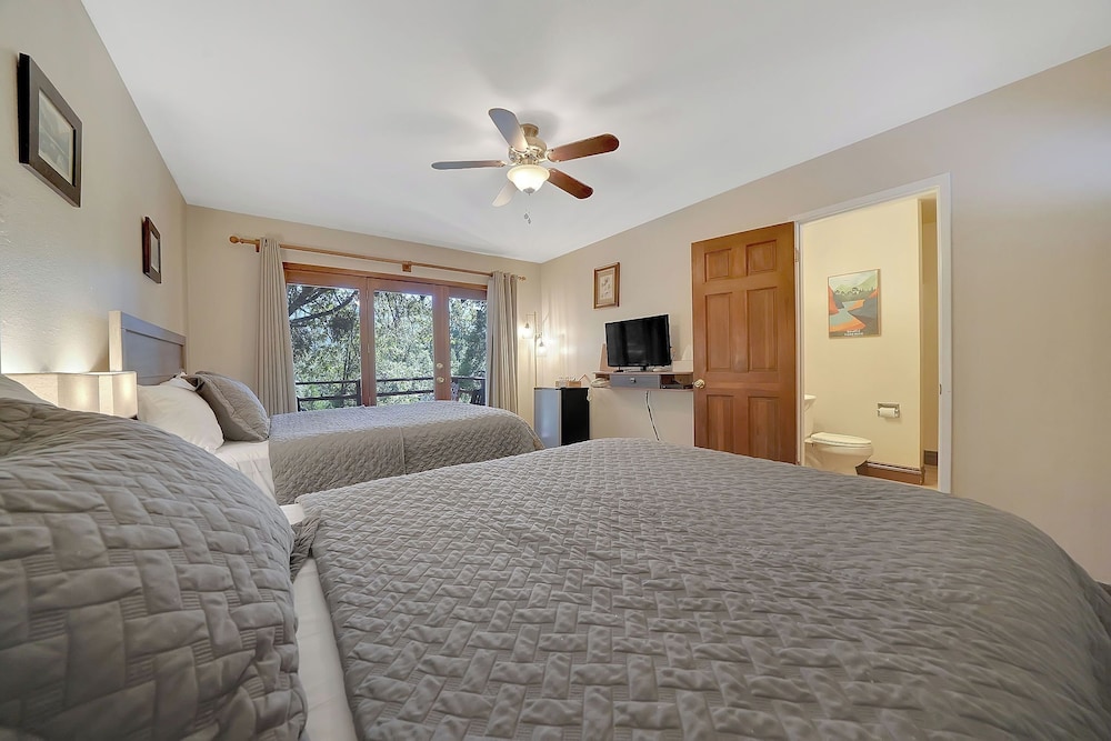 Double Room - Photo 7