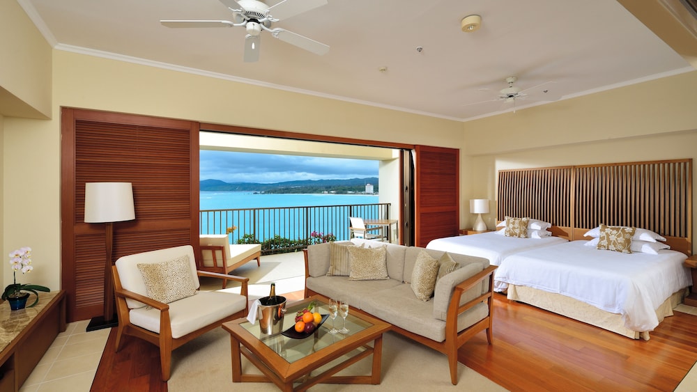 Club Deluxe with Ocean View, with Club Service, Non Smoking - Adult Only 13 or over - Photo 2